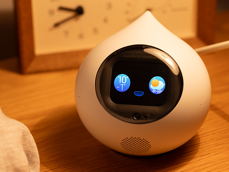 天気予報や英会話など生活をサポートする機能も充実